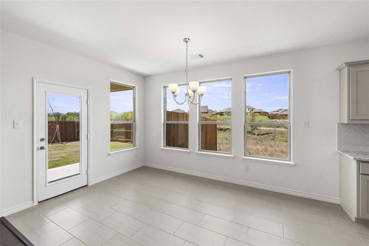 2900 Rose Heath Lane - Photo 3 of 25