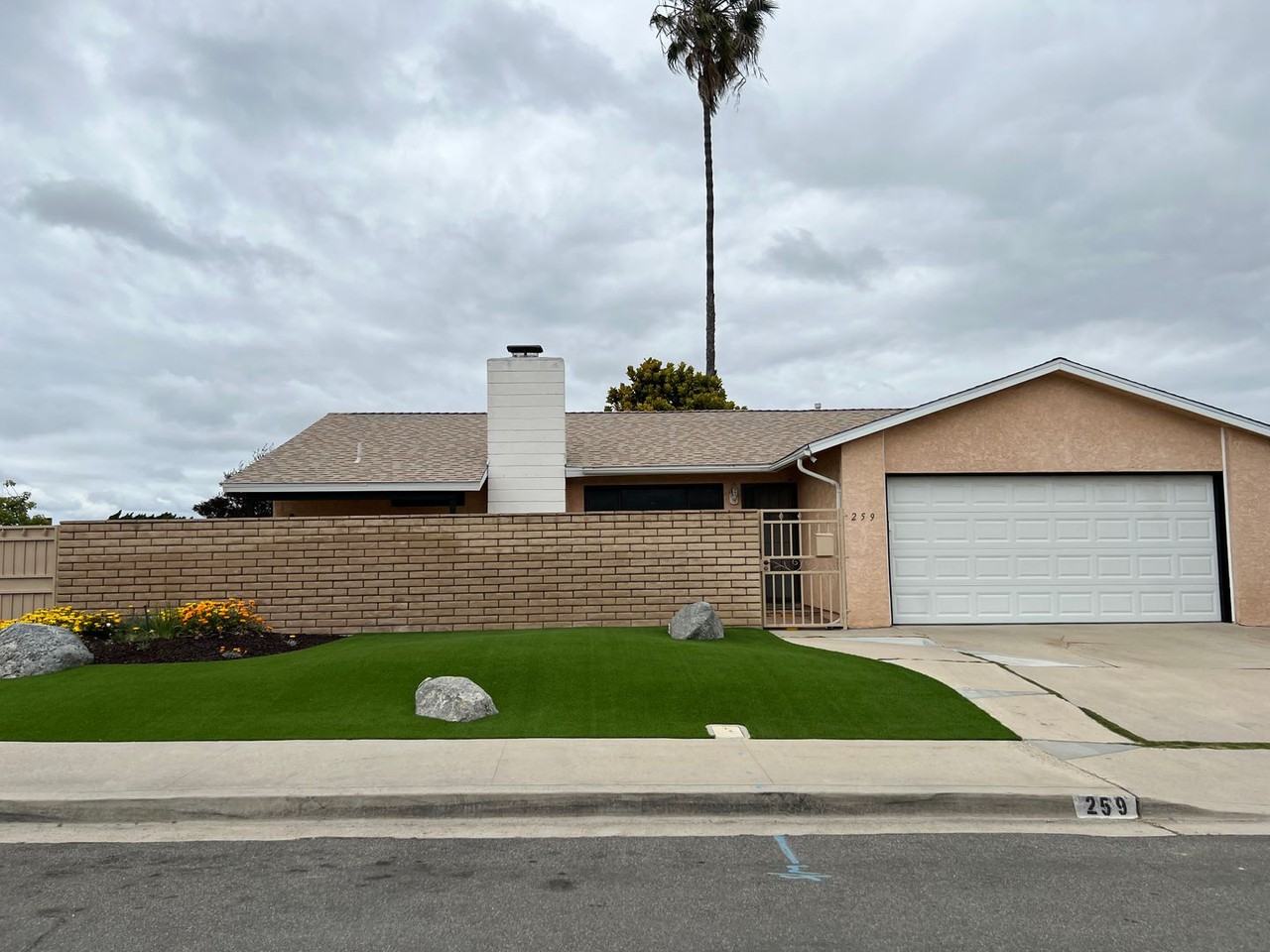 259 Cheryl Pl - Photo 2 of 19