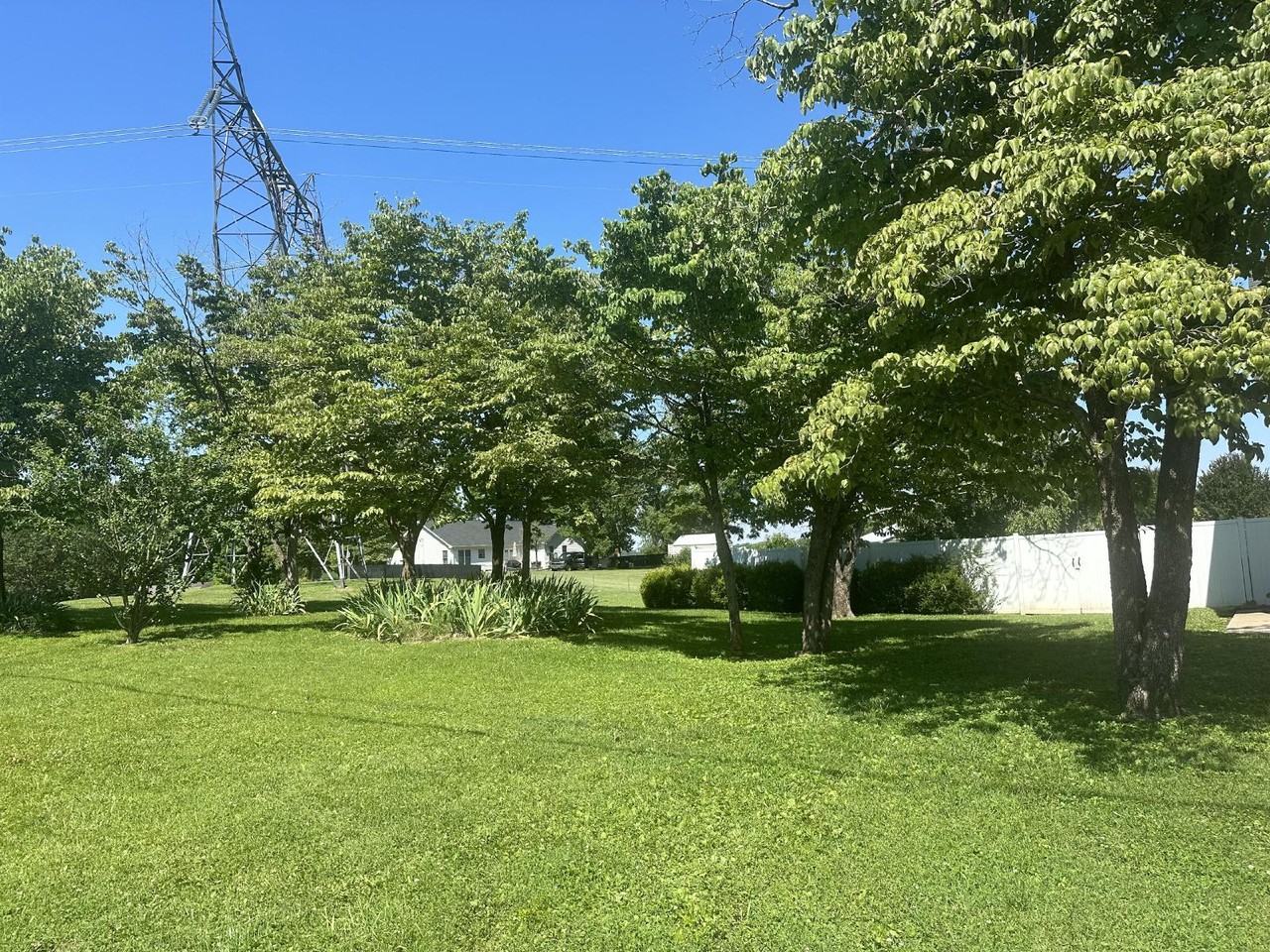 811 Burton Trl - Photo 2 of 2