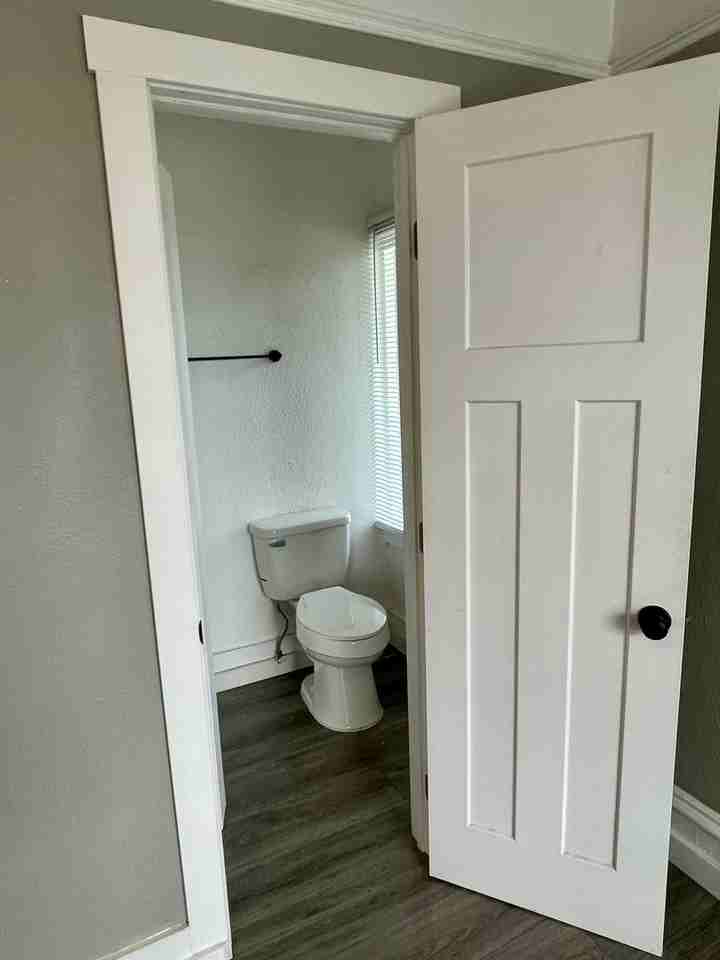 327 N 4th St #3 - Photo 3 of 11