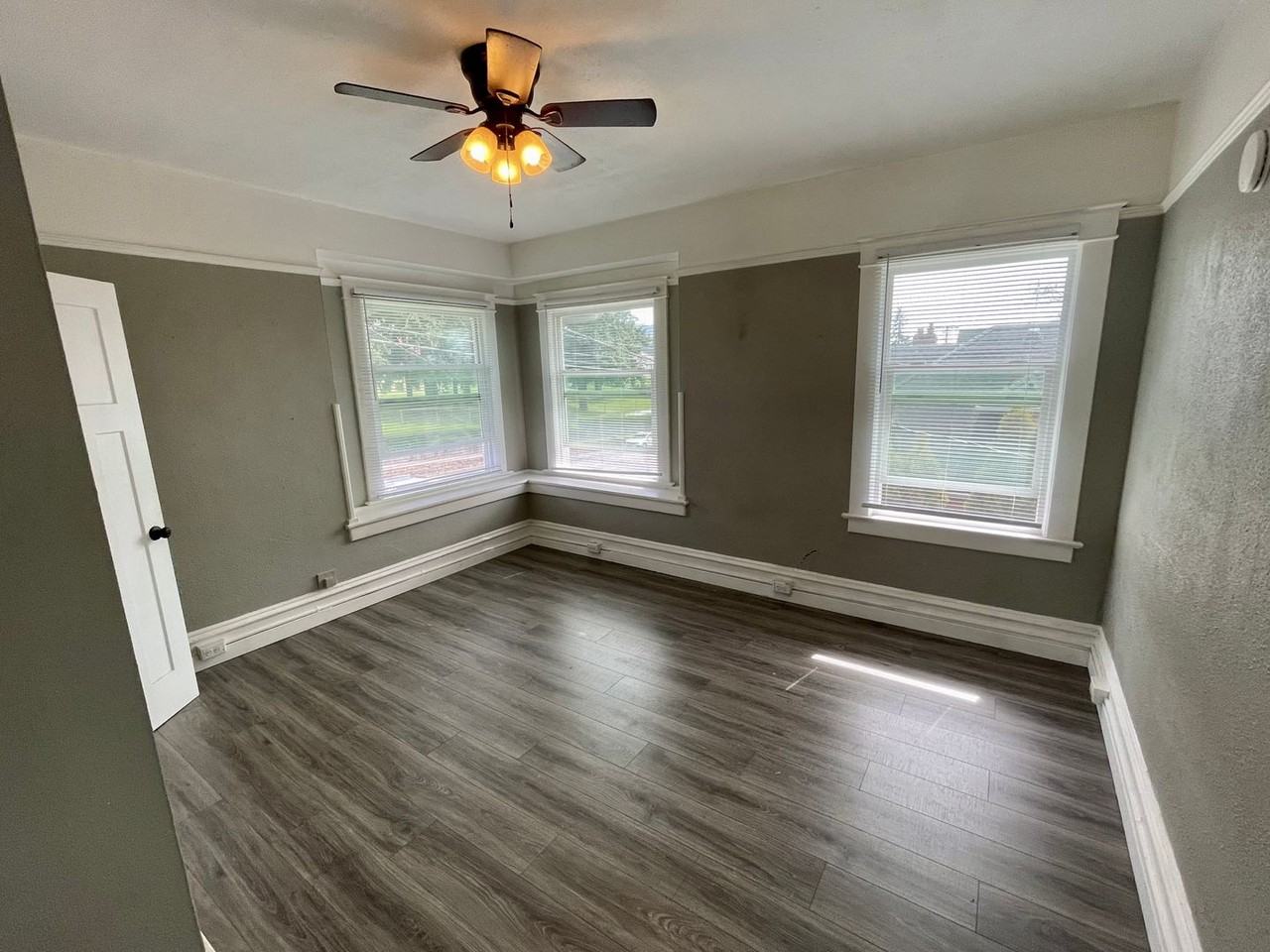 327 N 4th St #3 - Photo 4 of 11