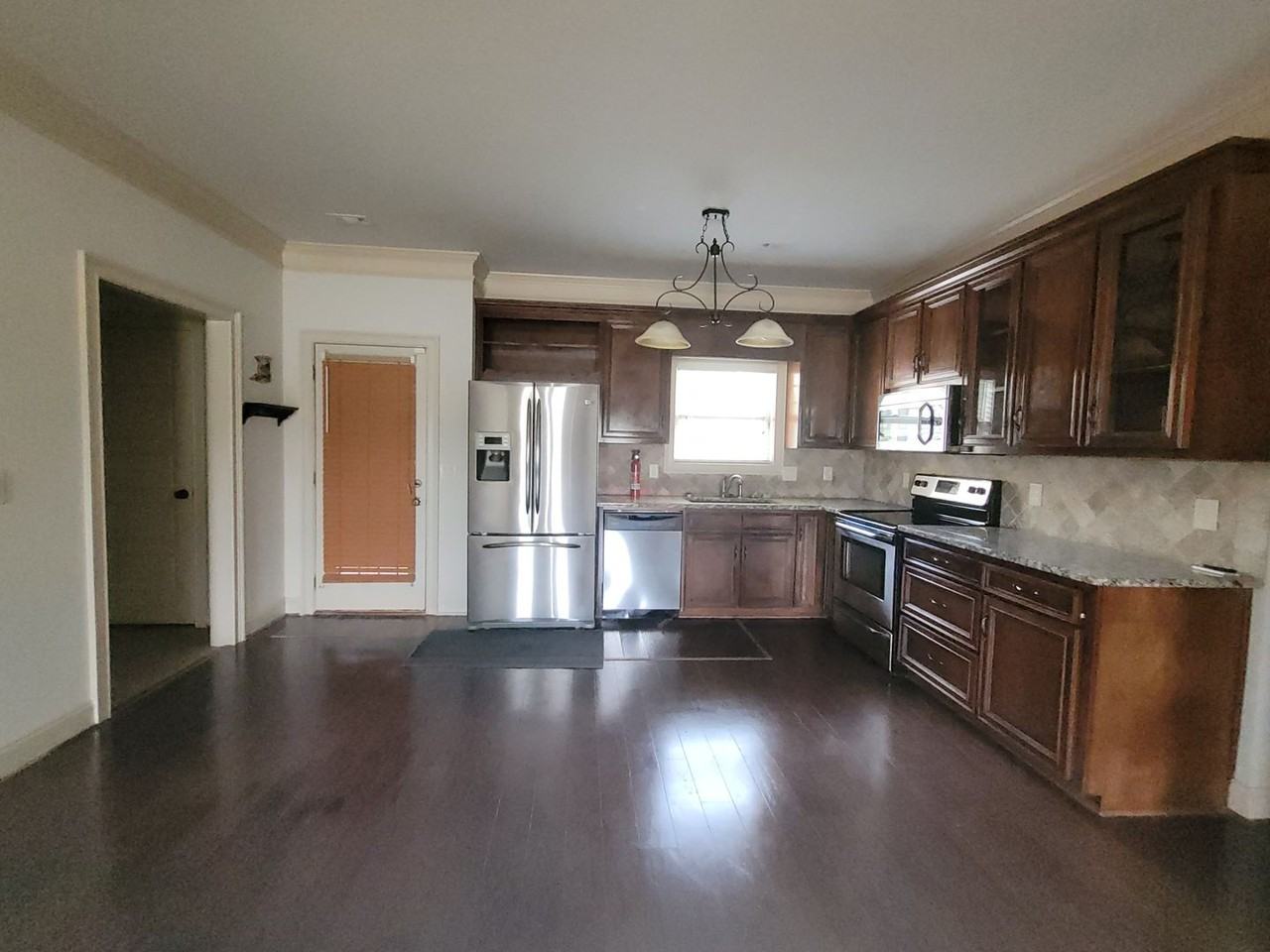 7 Silver Leaf Ct - Photo 3 of 16