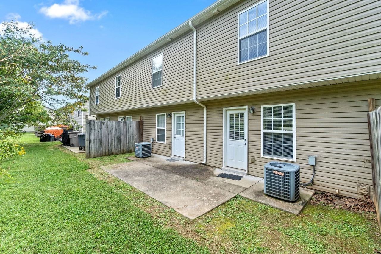 517 Patriot Park Ct - Photo 3 of 13