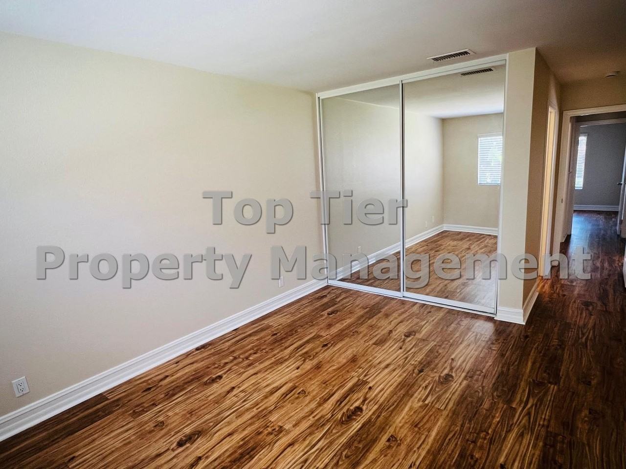 663 Cedar St - Photo 7 of 15
