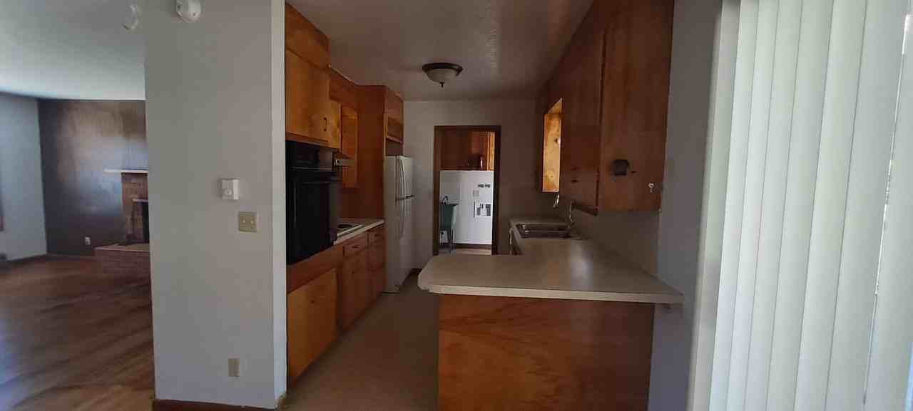 2037 Main St - Photo 6 of 16