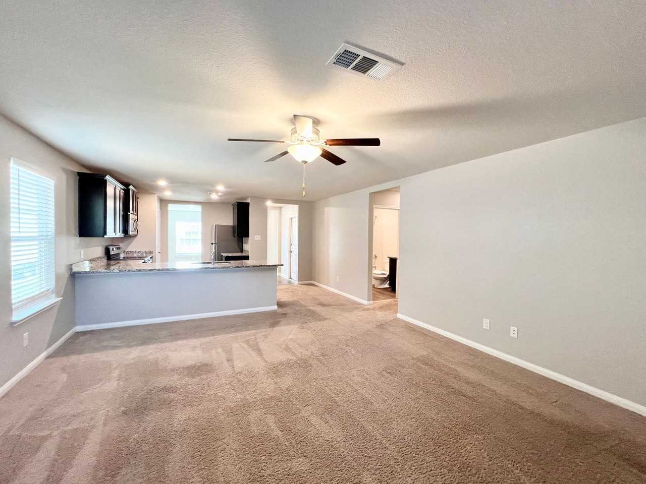 1033 Riverdale Cv - Photo 5 of 18