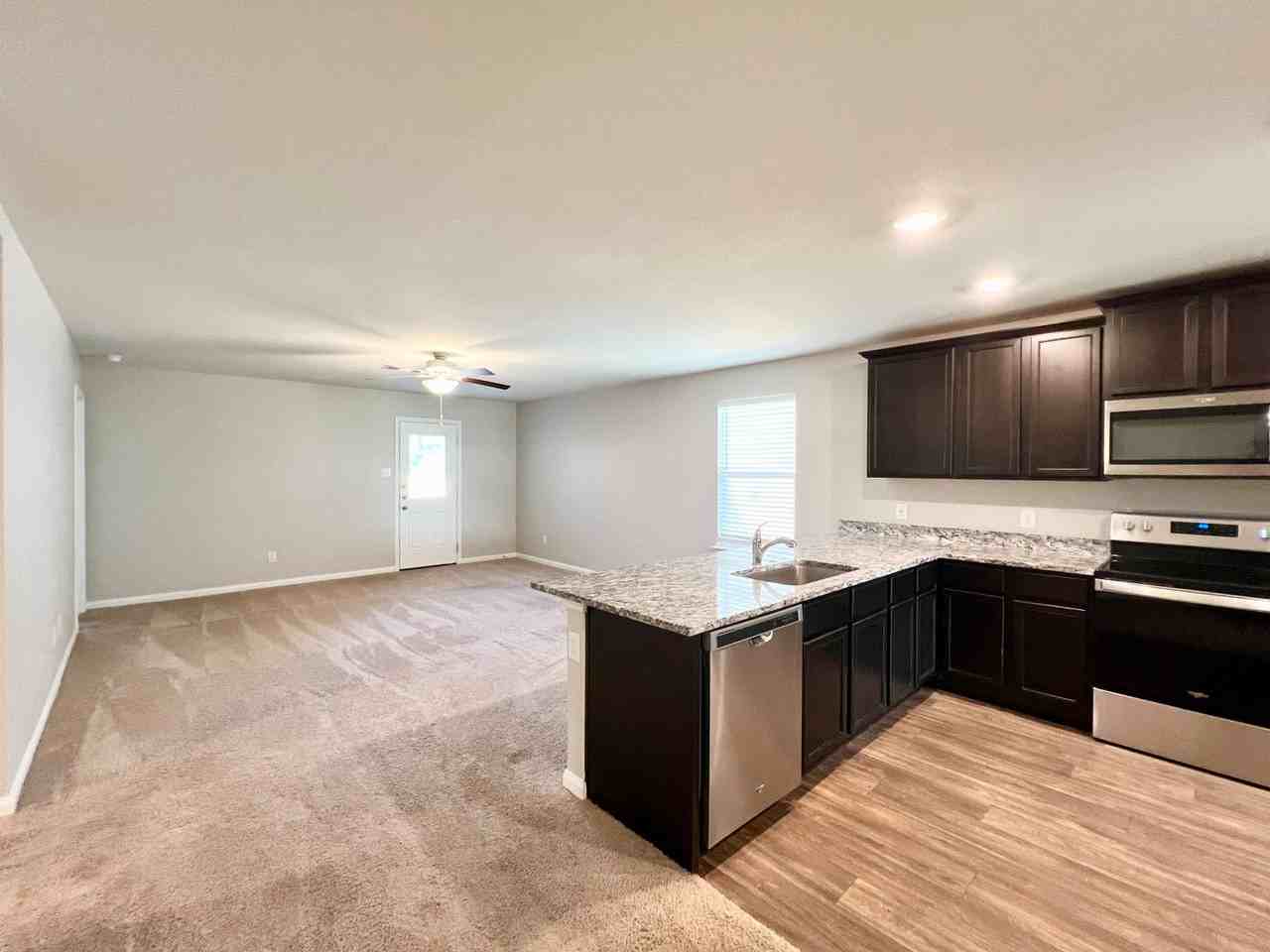 1033 Riverdale Cv - Photo 7 of 18