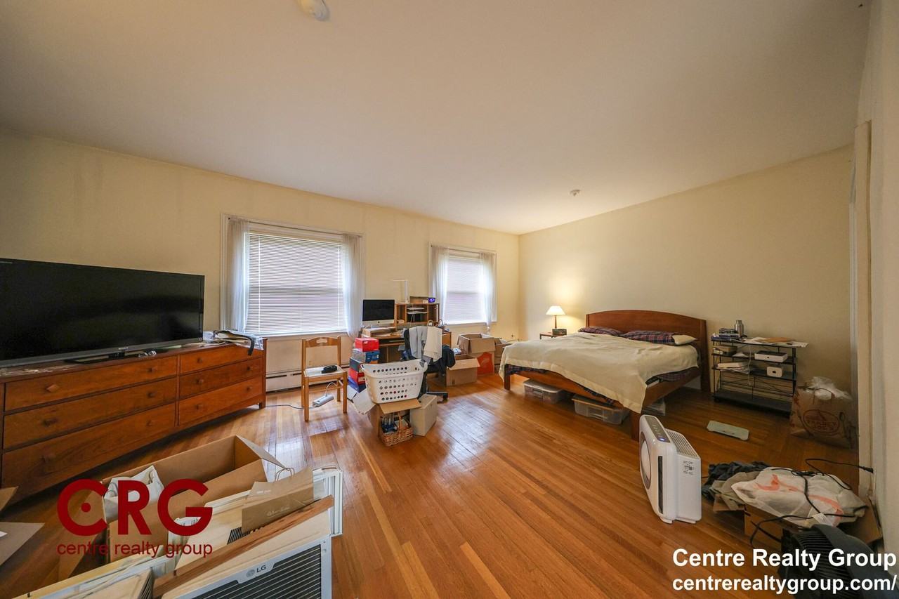 1708 Beacon St - Photo 3 of 7