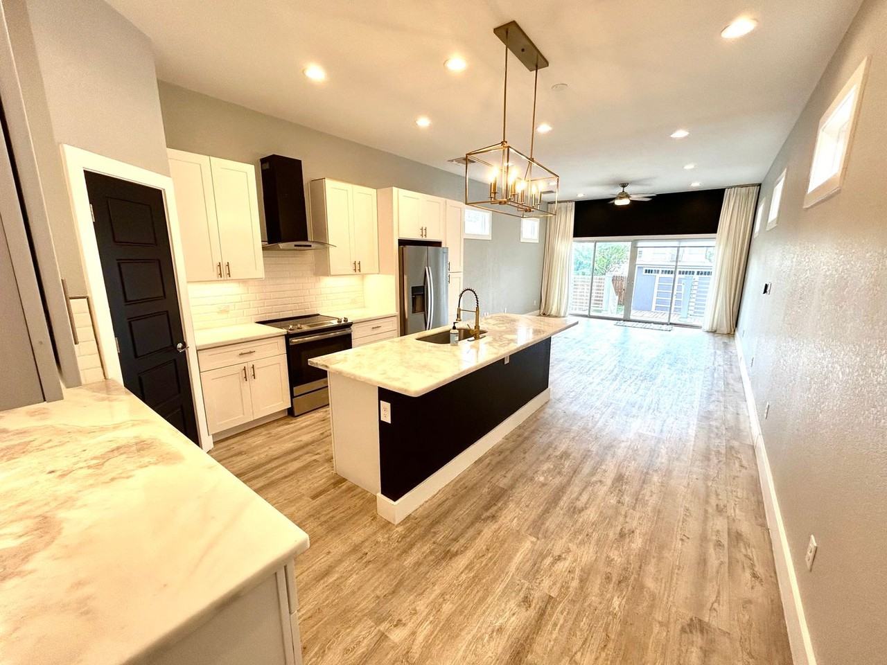 810 Martin Luther King Jr Drive - Photo 3 of 33