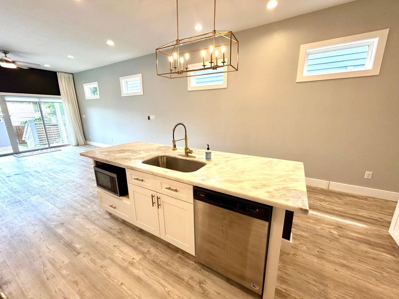 810 Martin Luther King Jr Drive - Photo 7 of 33