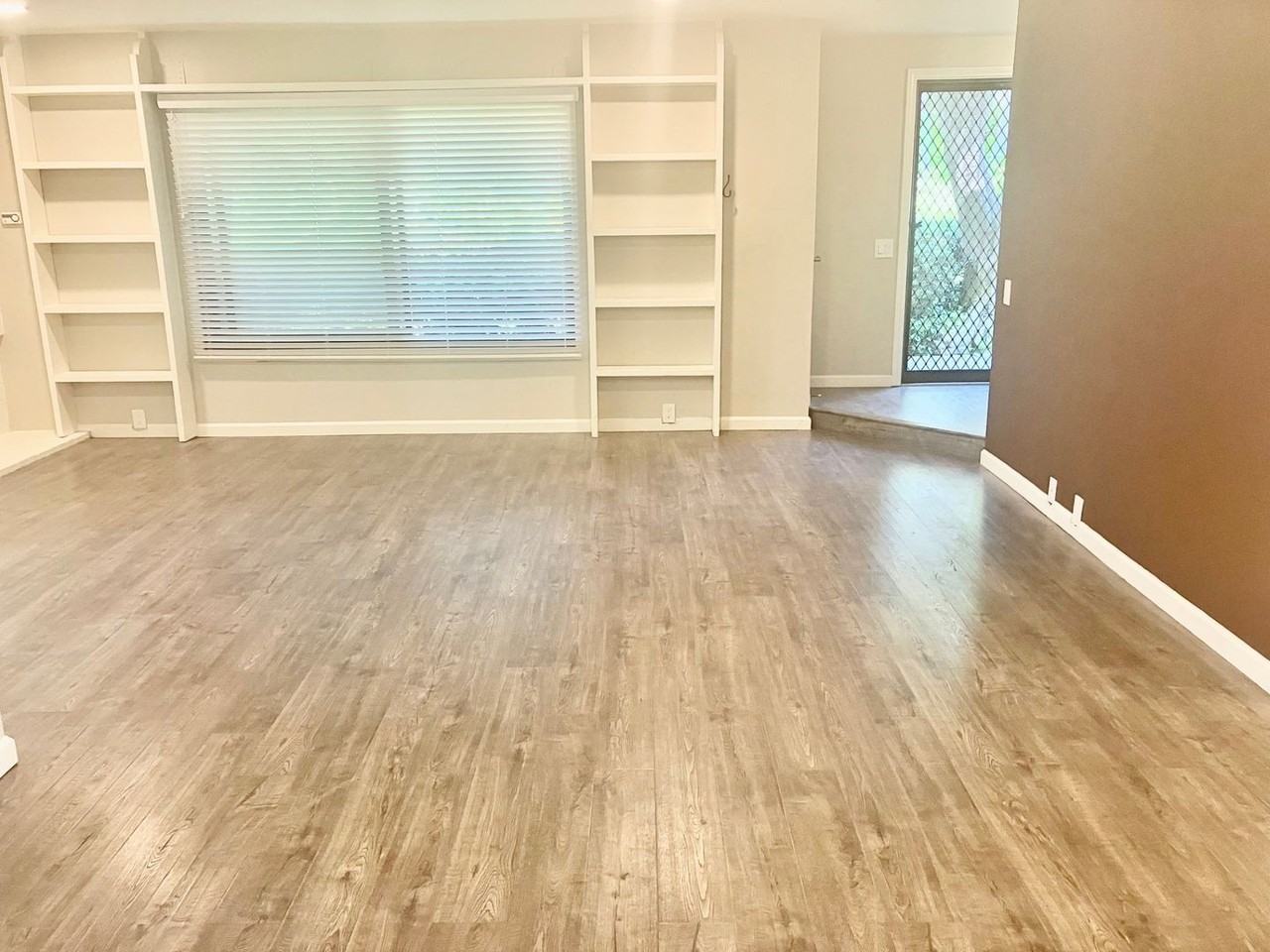 6046 Gaines St - Photo 3 of 15