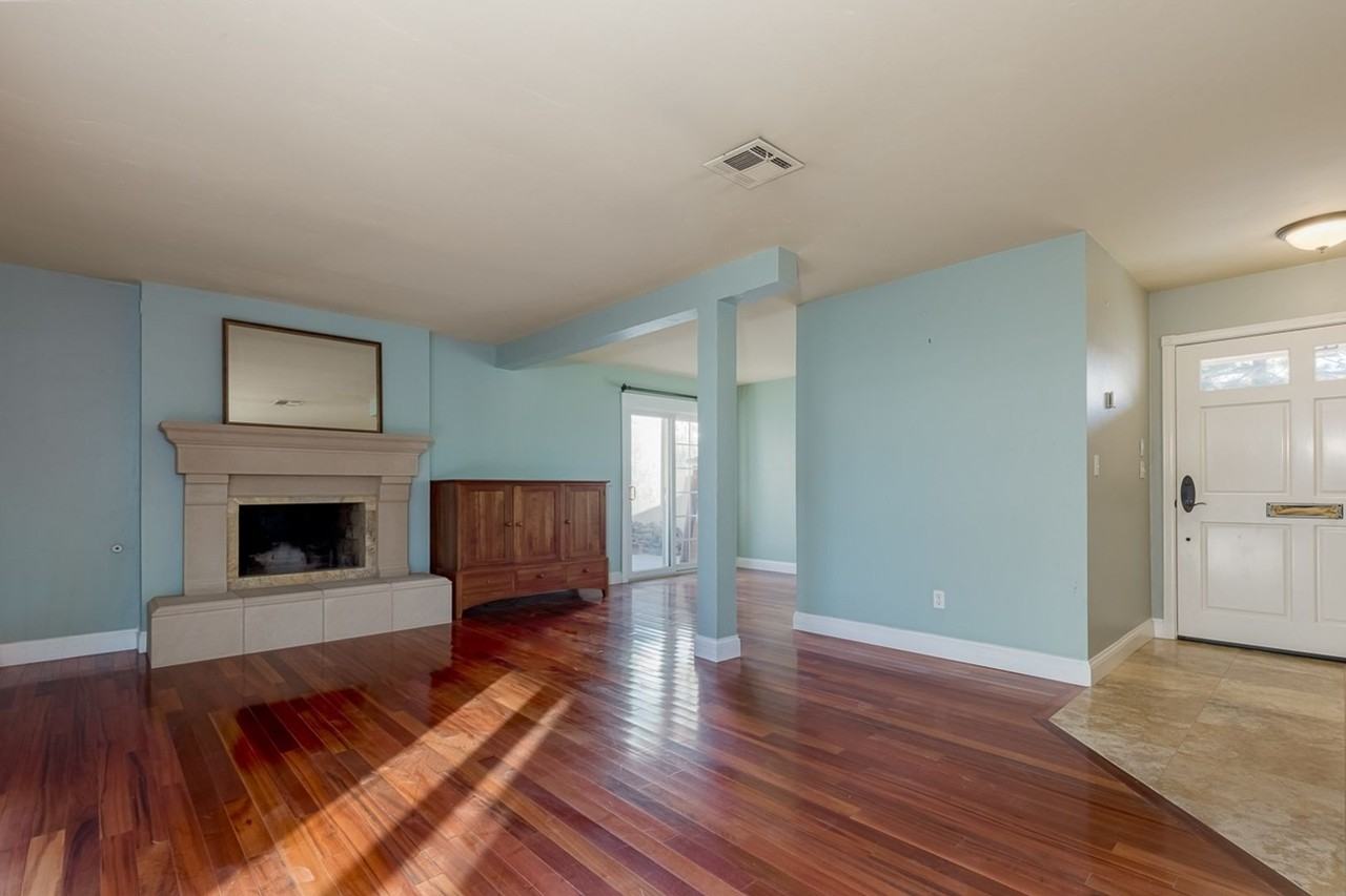 6191 Arnoldson Ct - Photo 4 of 18