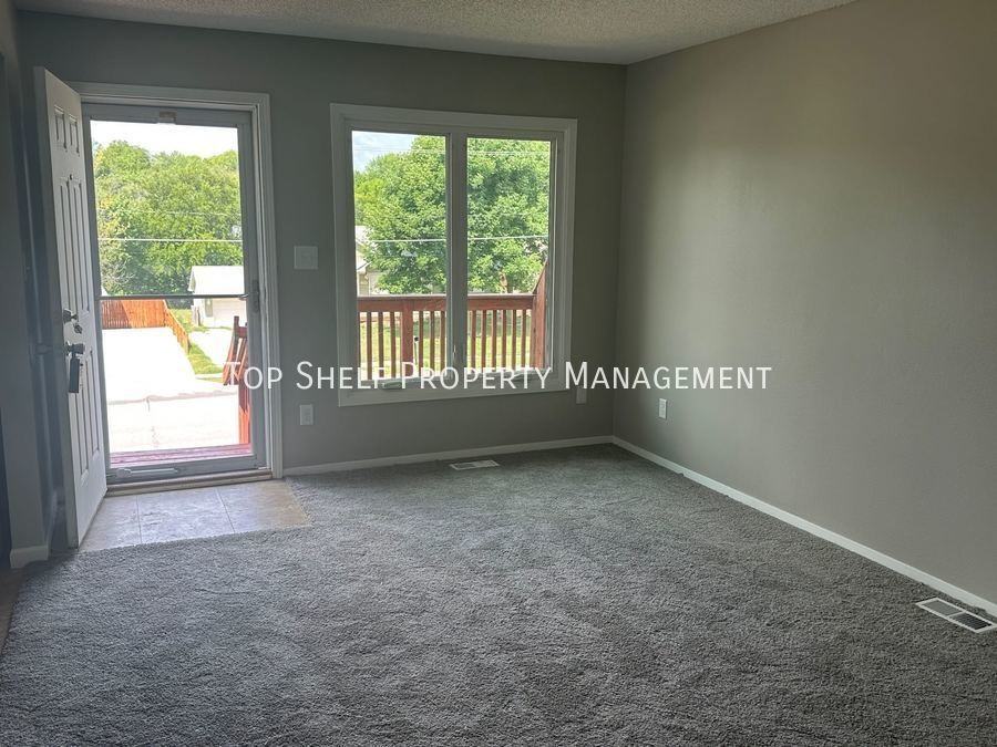 5209 Se 5th St - Photo 2 of 7