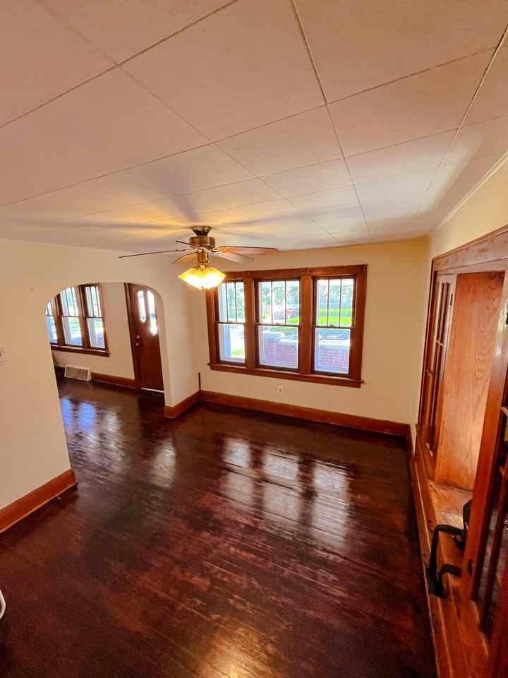 1394 Burkhardt Ave - Photo 3 of 14