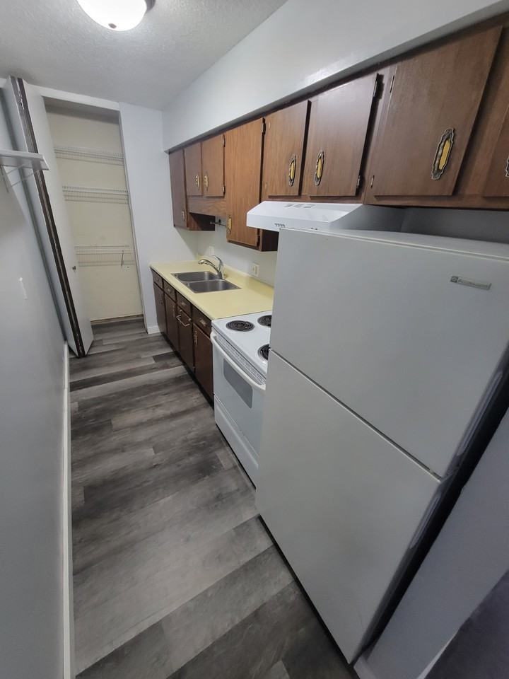 1003 Saint Anne St #105 - Photo 4 of 12