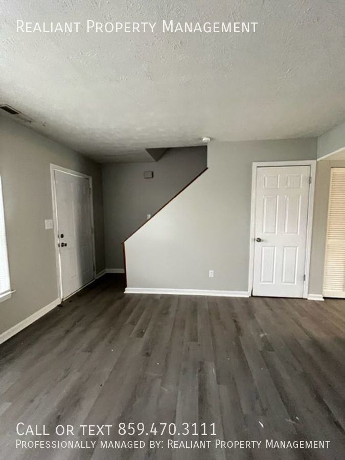 3105 Glenridge Cir - Photo 2 of 14