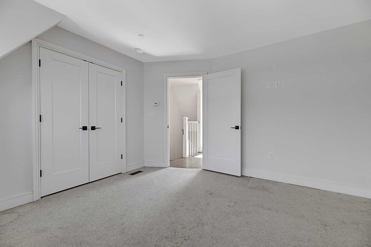 409 Guetler Way Se - Photo 5 of 27