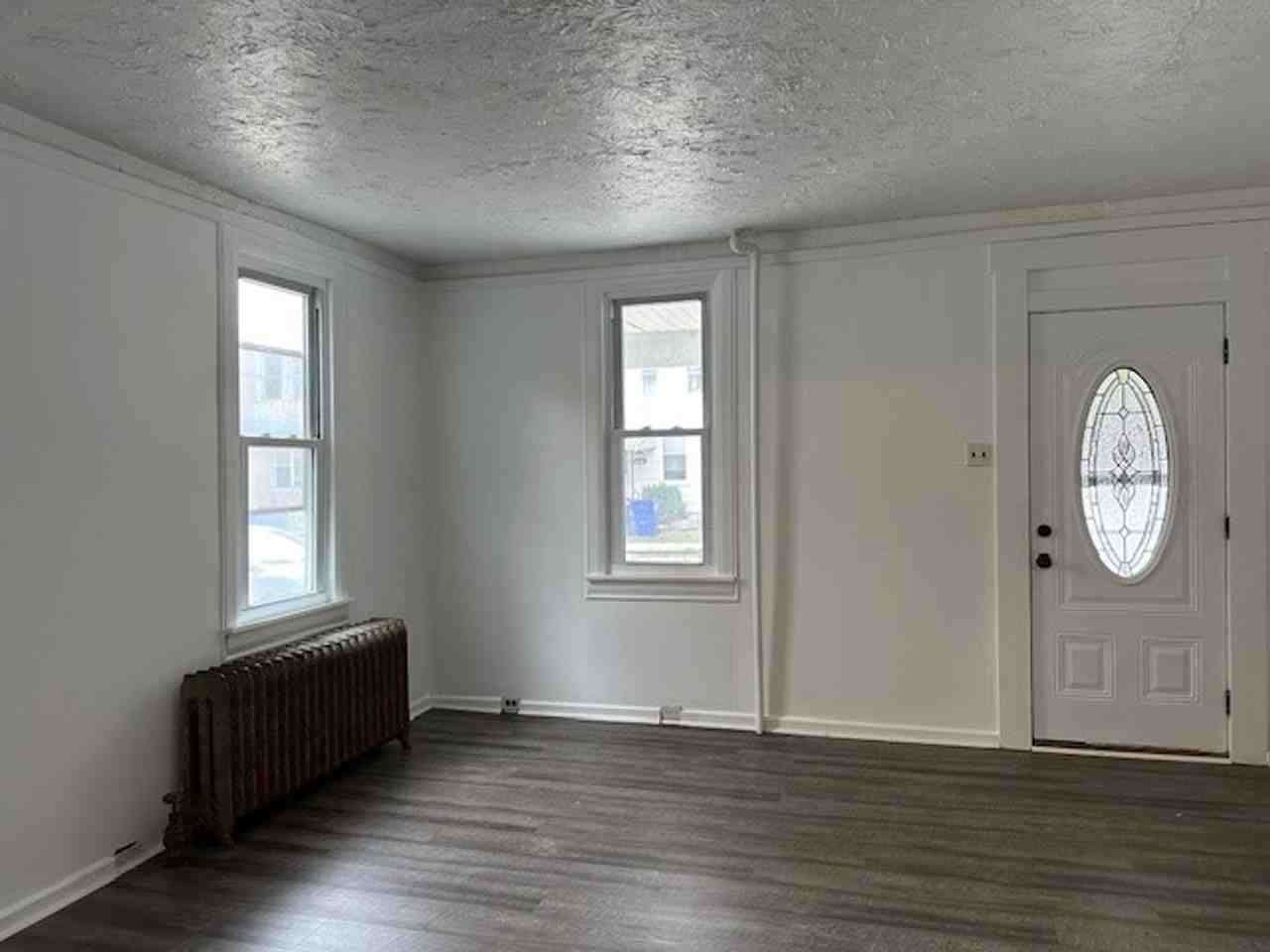 1054 N Duke St - Photo 3 of 17