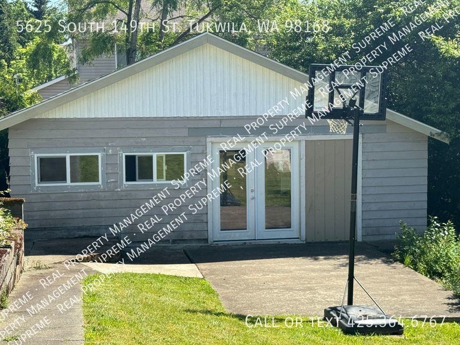 5625 S 149th St - Photo 2 of 14