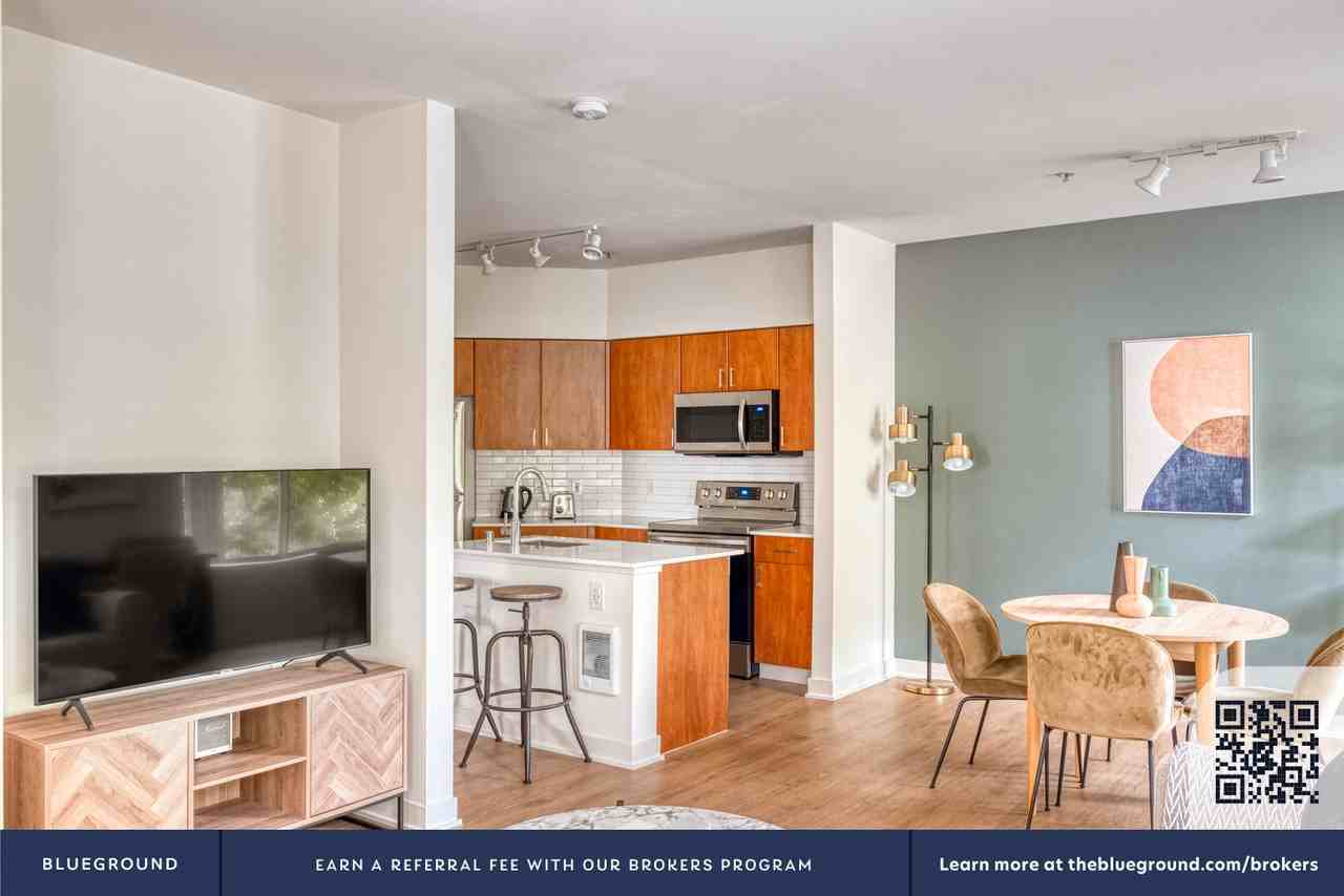 11000 Northeast 10th Street - Photo 5 of 23