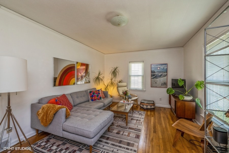 1068 58th St - Photo 2 of 12