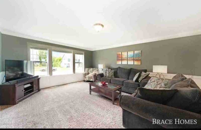 717 Wild Flower Dr - Photo 5 of 28