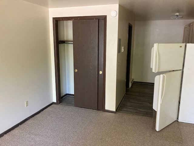 136 Eastwood Dr - Photo 3 of 6