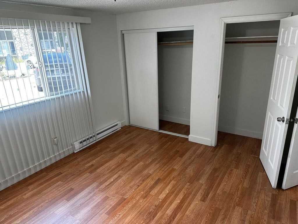 3422 S 146th St #2 - Photo 3 of 11