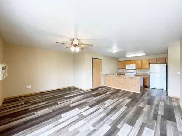 Burlington Apartments - Photo 4 of 15