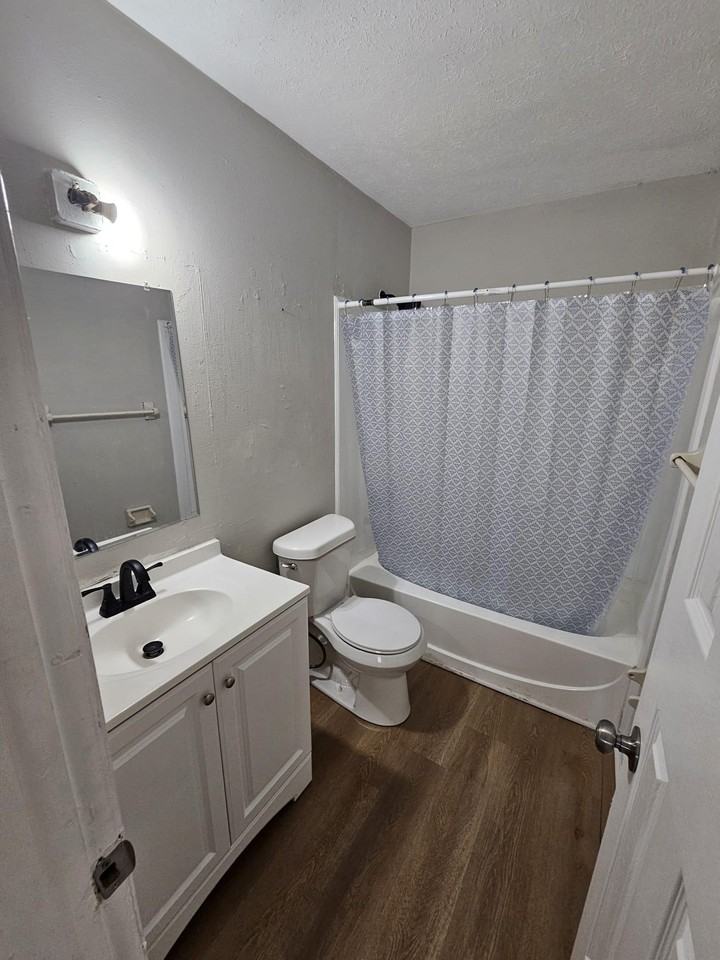 N Annette Ave - Photo 2 of 9