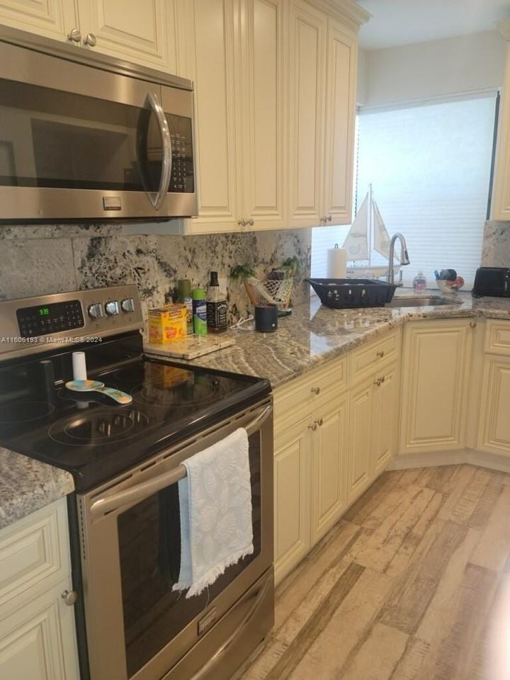 3201 Canal Dr #2 - Photo 6 of 12