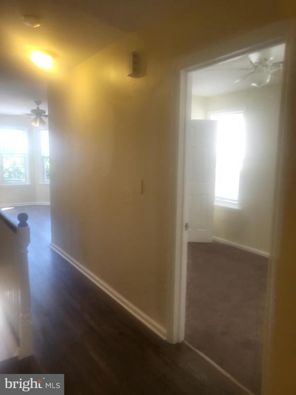 809 State St - Photo 3 of 12