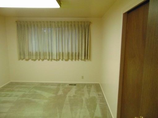 512 S 450 E - Photo 2 of 12