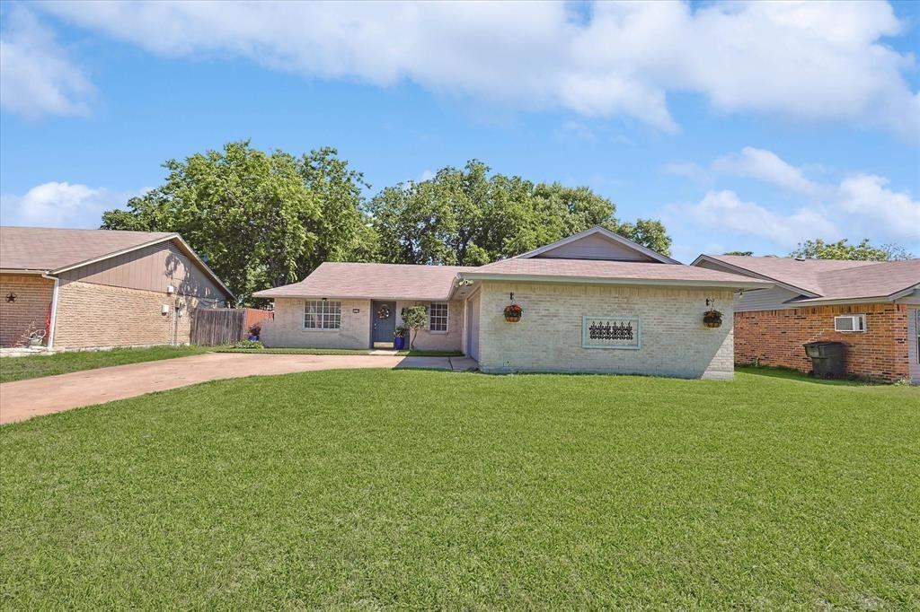 3529 Shorecrest Drive - Photo 2 of 40