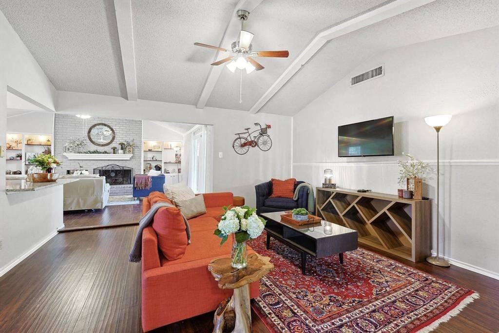 3529 Shorecrest Drive - Photo 6 of 40