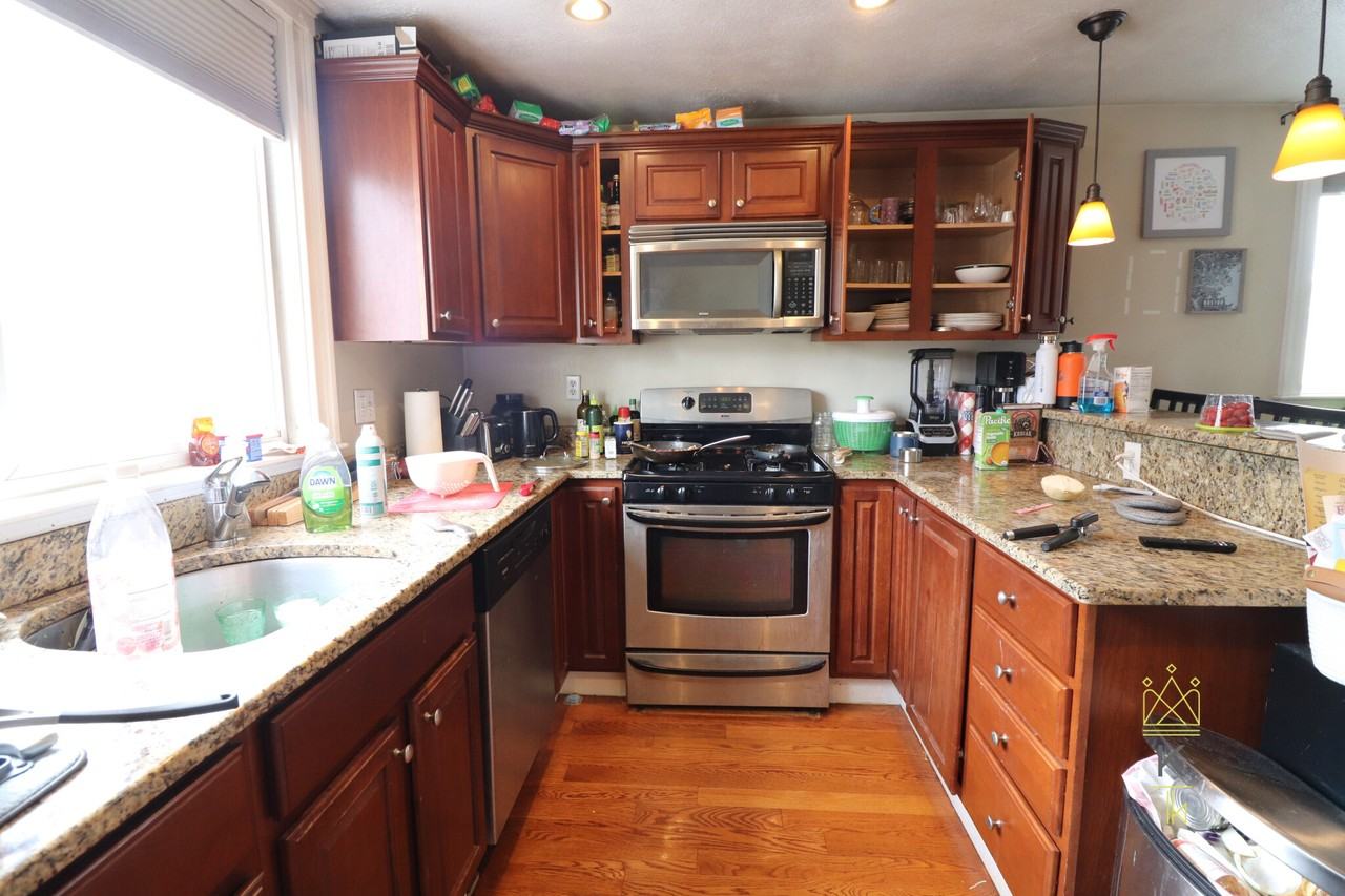 270 E St #2 - Photo 6 of 13
