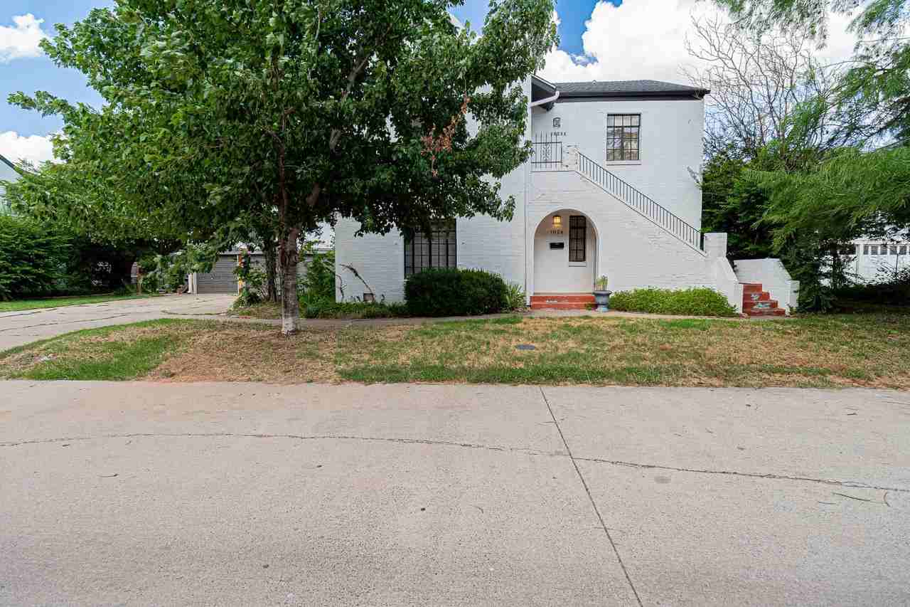 1824 Carey Pl #1 - Photo 3 of 40