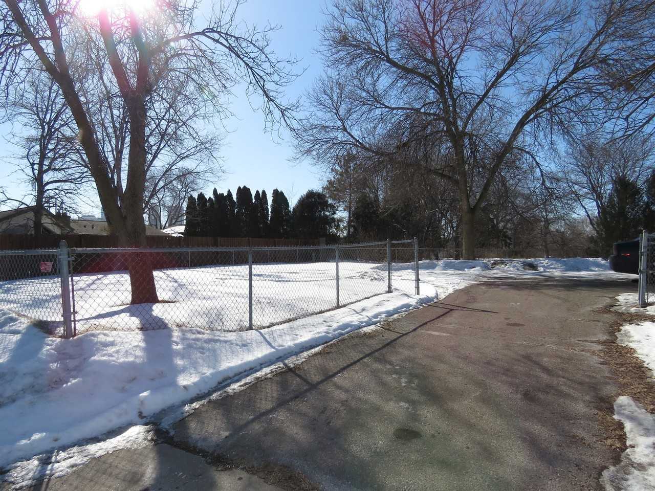 94 8th Ave Ne - Photo 3 of 15