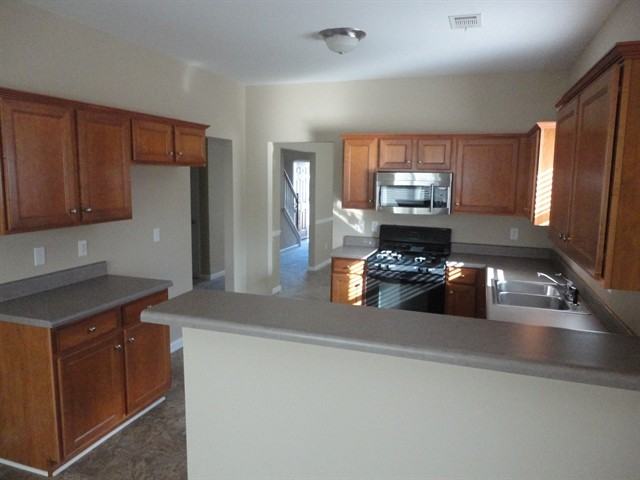 4761 Madison Point Cir - Photo 3 of 15