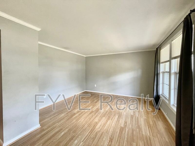 134 Oak Tree Ln - Photo 3 of 16