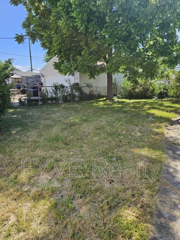 4106 E 153rd St - Photo 2 of 20