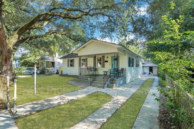 1928 Hawthorne St - Photo 2 of 45