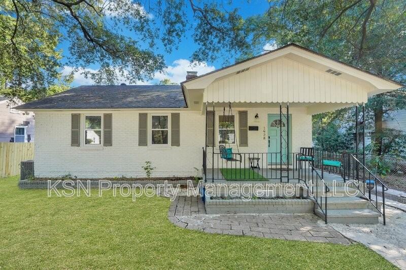 1928 Hawthorne St - Photo 6 of 45