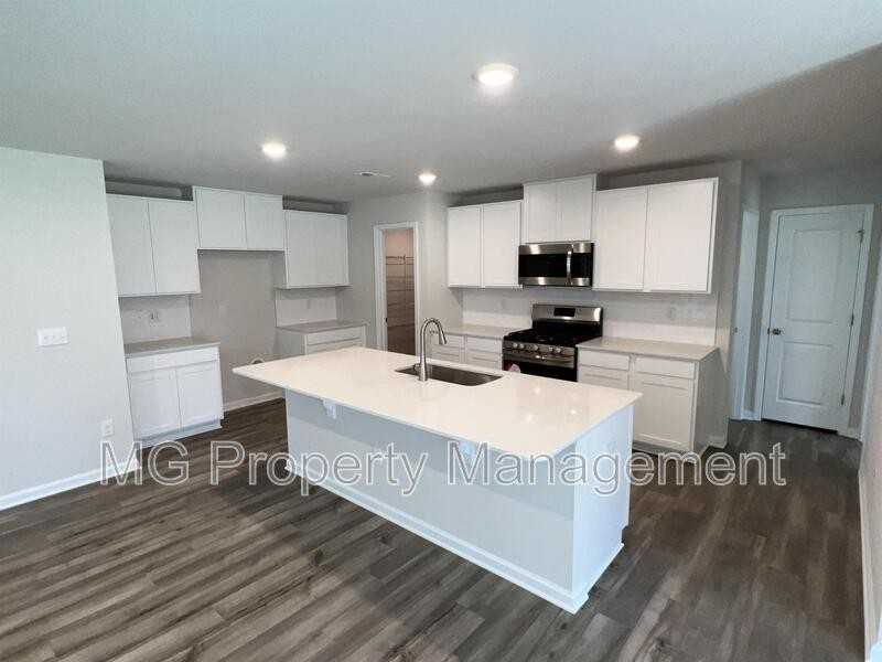 1401 Woodhouse Drive - Photo 5 of 23