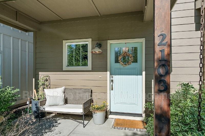 2103 N 30th St - Photo 3 of 48