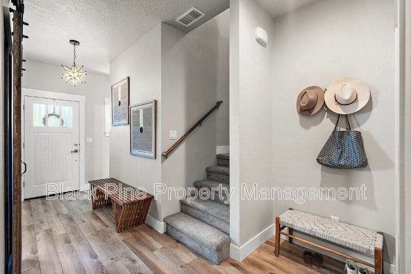 2103 N 30th St - Photo 5 of 48