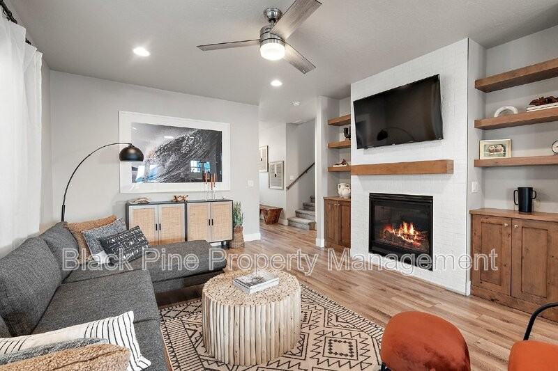 2103 N 30th St - Photo 7 of 48