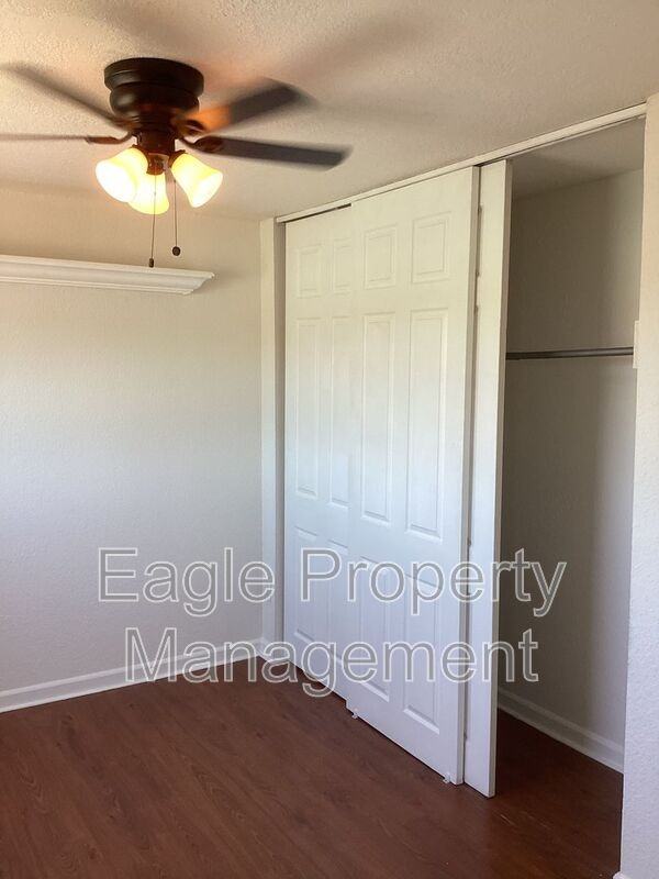 870 Palm Cir - Photo 3 of 16