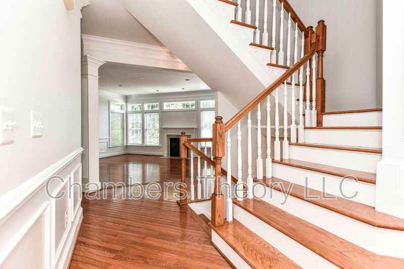 2011 N Harrison St - Photo 3 of 48