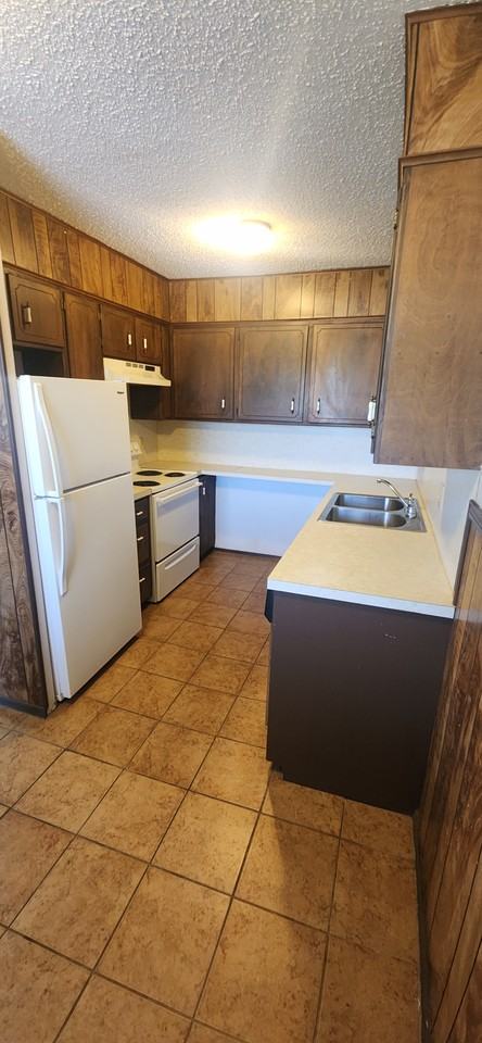 9 Smith Rd #201 - Photo 3 of 17